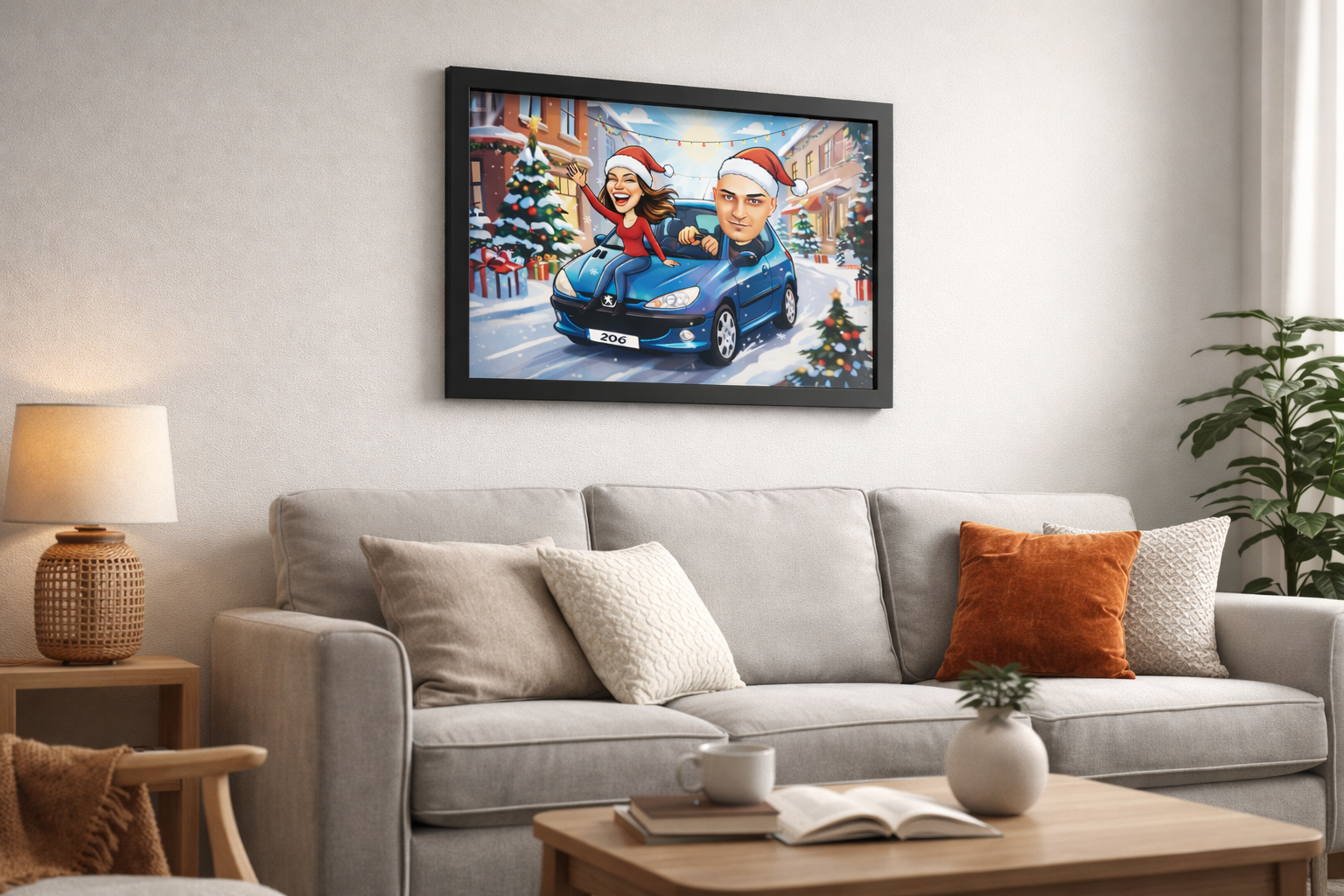 Персонализирана коледна карикатура за двойка с Peugeot 206 в снежен празничен град, с коледни шапки, елхи и подаръци, поставена в черна рамка като стенна декорация в модерен хол